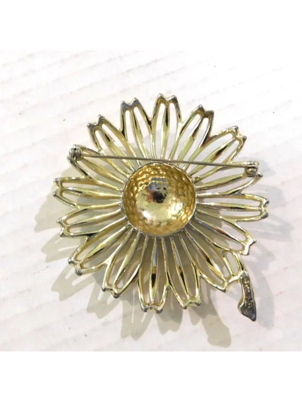 Sarah Coventry Signed Vintage Daisy Mae Silver-Tone Pin Brooch Floral Openwork